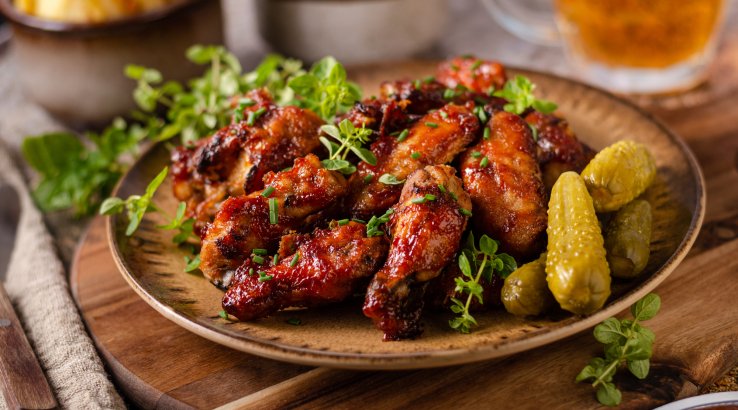 Курячі крильця у глазурі на мангалі