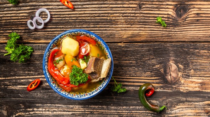 Узбецька шурпа зі свинини