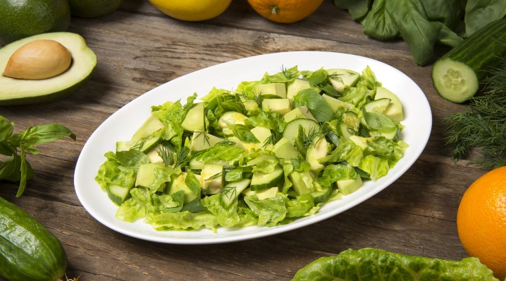 Салат із авокадо з огірком