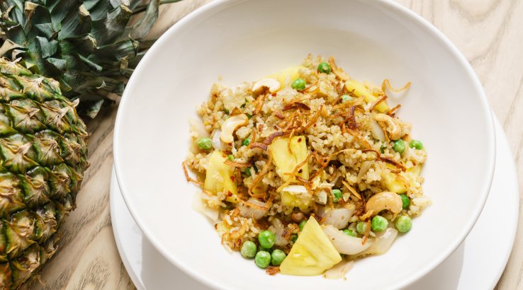 Рис з ананасом і горошком