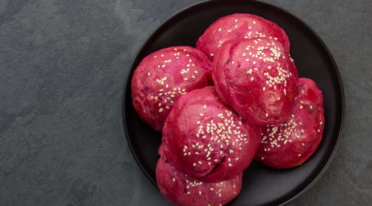 Солоні червоні булочки