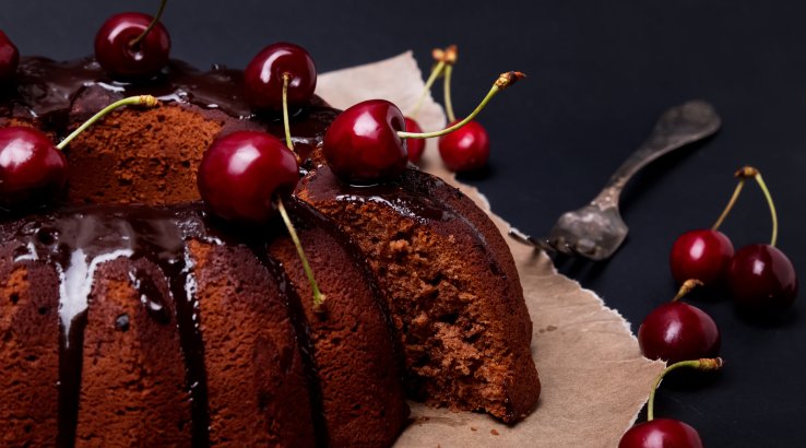шоколадний пиріг з вишнею
