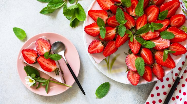 Торт з полуницею