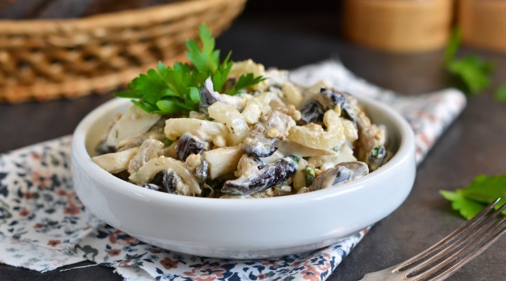 Грибний салат з майонезом