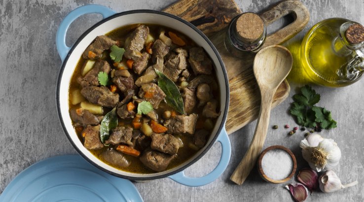 Рагу з яловичини в червоному вині