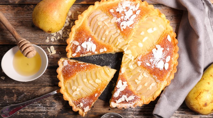 Пиріг з грушами та мигдалем