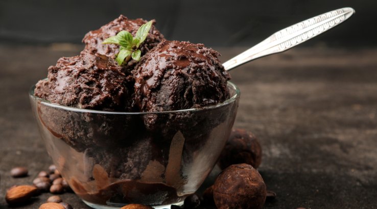 Морозиво з шоколаду і мигдалю