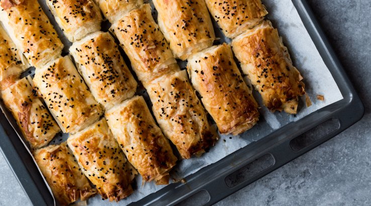 Пахлава з фетою і помідорами