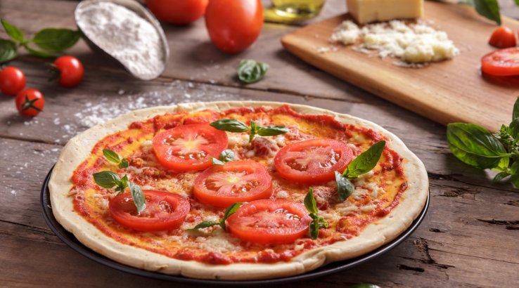 Піца на лаваші з ковбасою