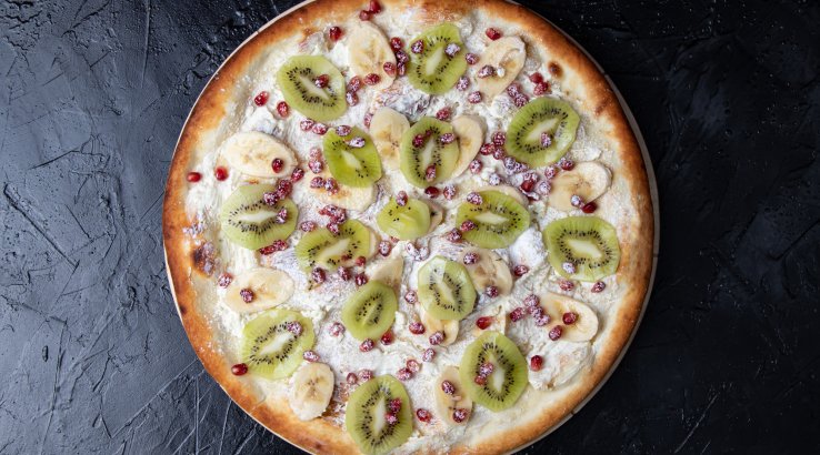 Пиріг з фруктами на лимонаді