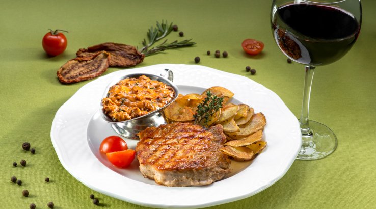 Ескалопи зі свинини у винному соусі