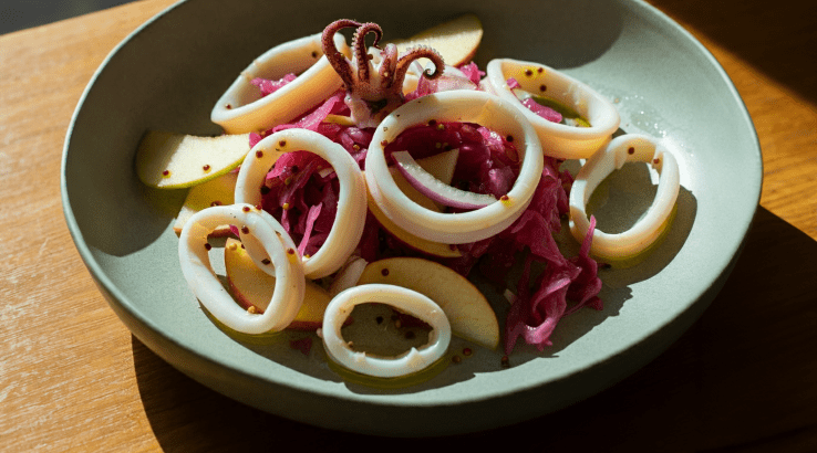 Швидкий салат з кальмарами