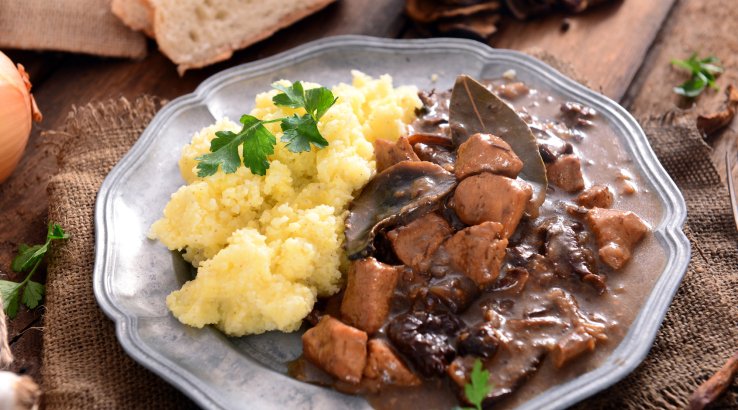 Свинина з грибами