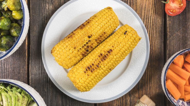 Молода кукурудза на сковороді