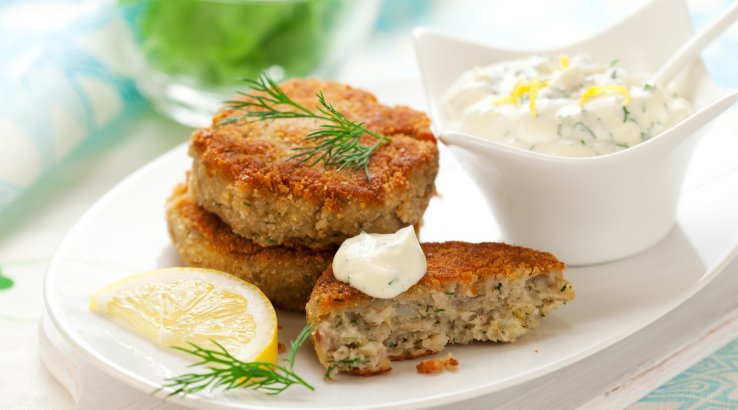 Рибні котлети з соусом