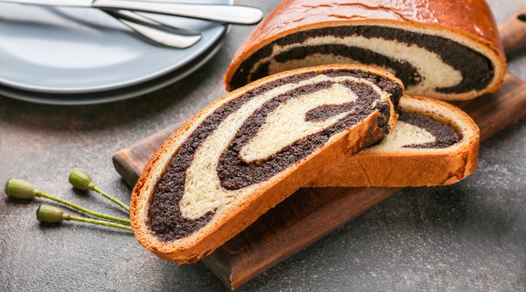 Пісний маковий рулет