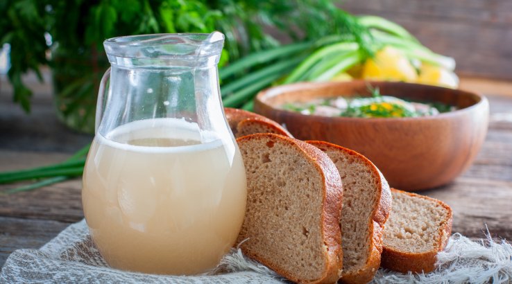 Хлібний квас з дріжджами для окрошки