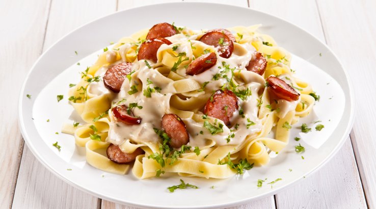 карбонара з ковбасками