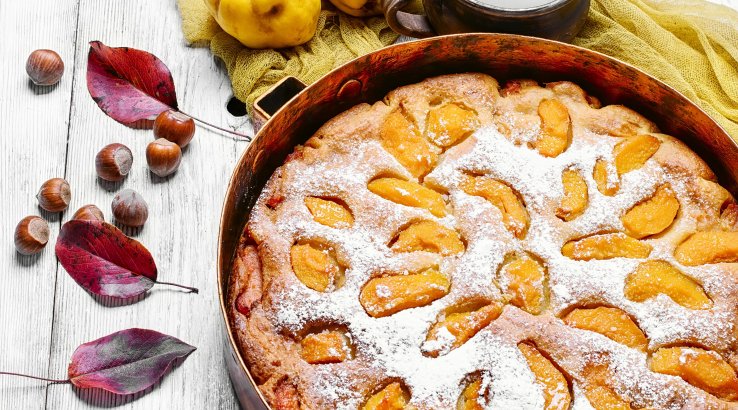 Перевернутий пиріг з айвою