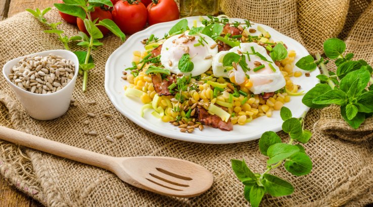 Теплий салат із сочевицею