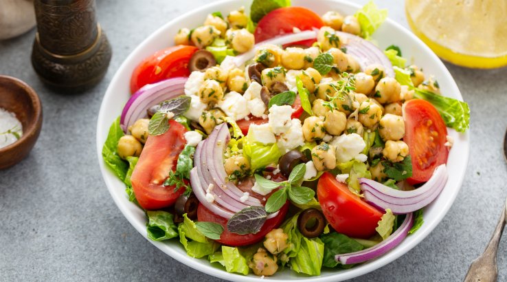 Салат з нутом та фетою