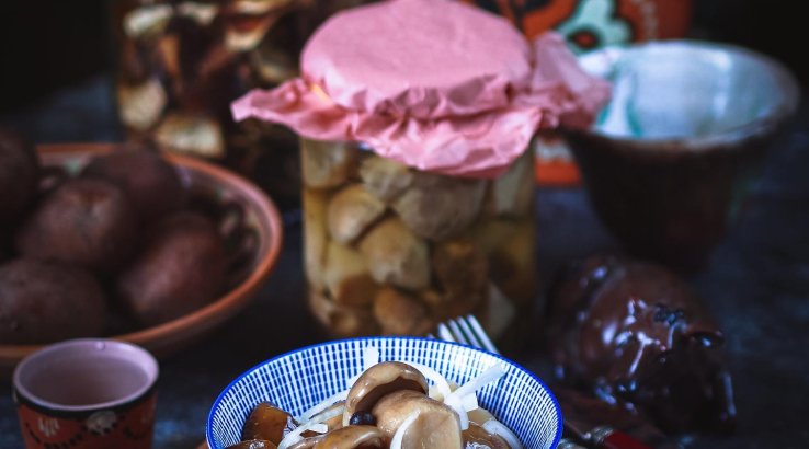 мариновані білі гриби
