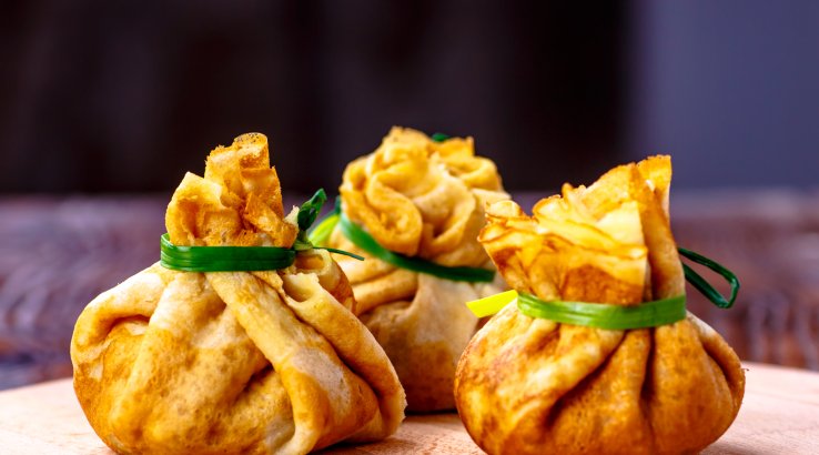 Мішечки із млинців з лососем рецепт