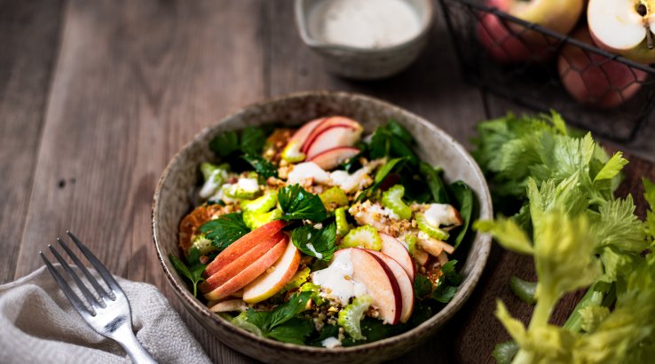 Салат з яблуками