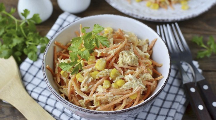 Салат з корейською морквою та куркою
