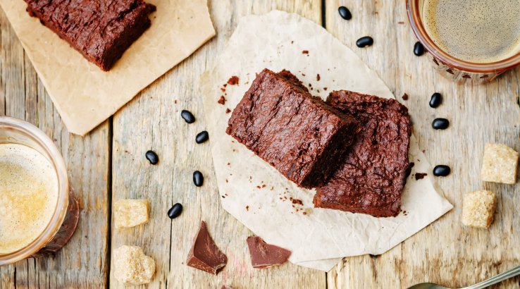 Брауні з квасолі на столі