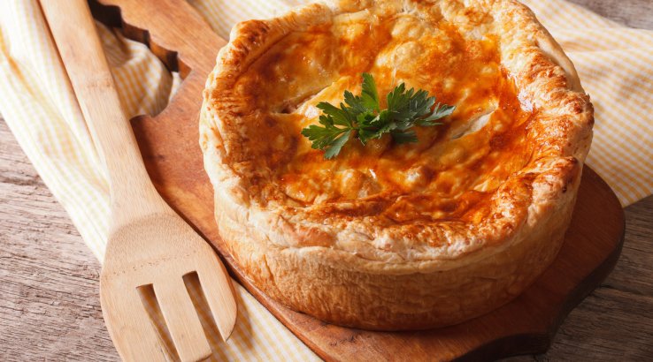 Сир брі, запечений в листковому тісті