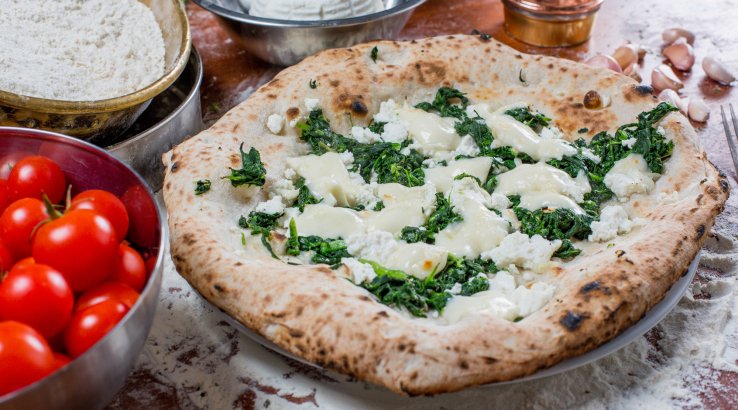 Біла піца з сиром