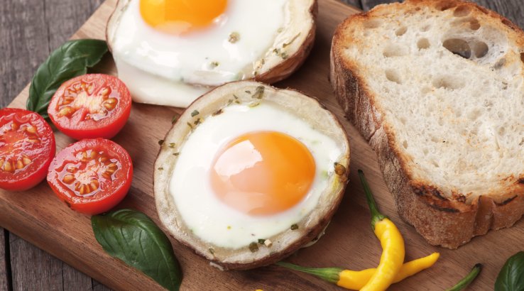 Запечені яйця в картоплі