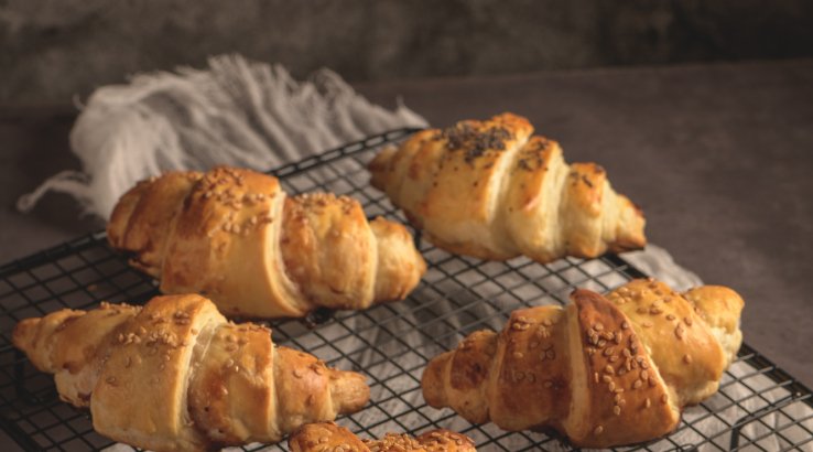 Рогалики з цибулею