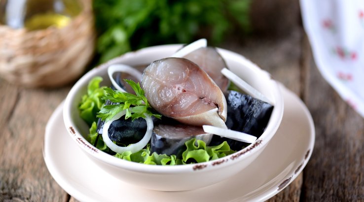 Слабосолона скумбрія