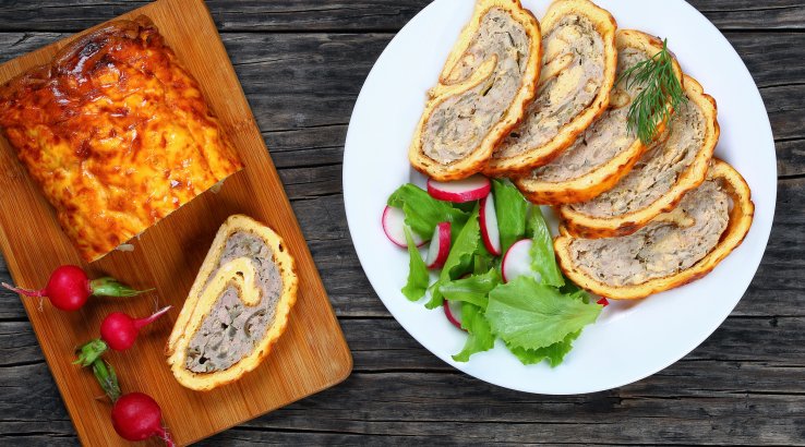 М'ясний фарш в омлеті