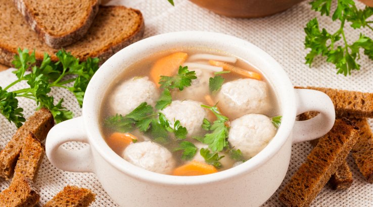 Суп з фрикадельками та вермішеллю