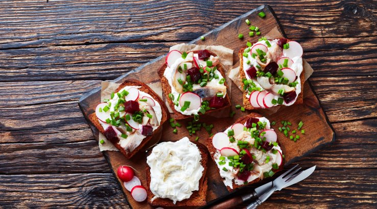 Канапки з хроном і оселедцем