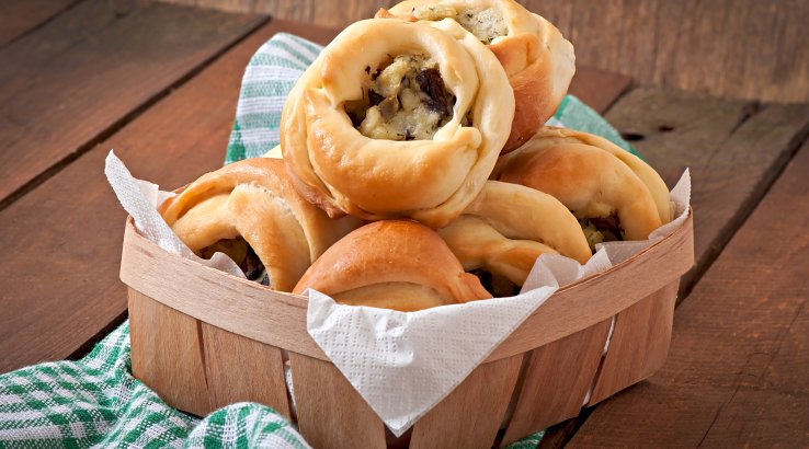 Ватрушки з картопляно-грибною начинкою