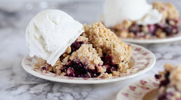 Коблер з ягодами