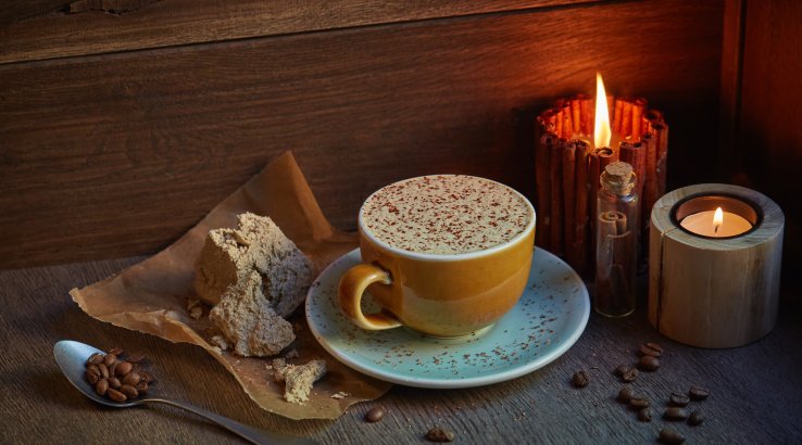 Кава з халвою