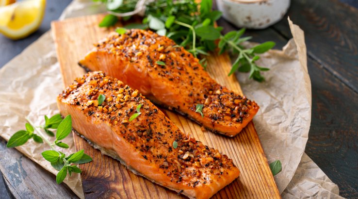 Смажений лосось з кунжутом