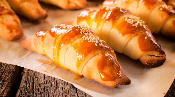 Рогалики з сиром і горіхами