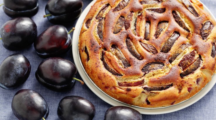 Сливова шарлотка