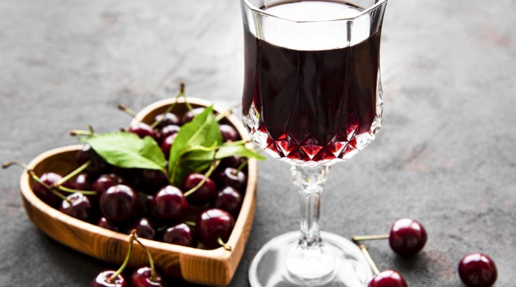 Наливка з черешні