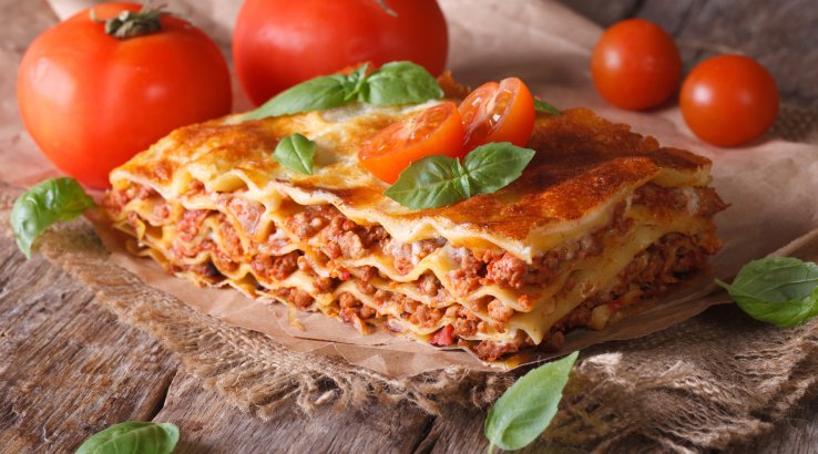 Лазанья с помидорами и фаршем