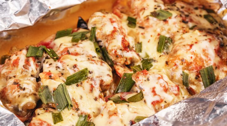 Біла риба під твердим сиром