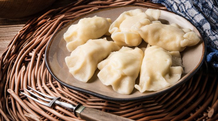 Вареники з яблуками і корицею