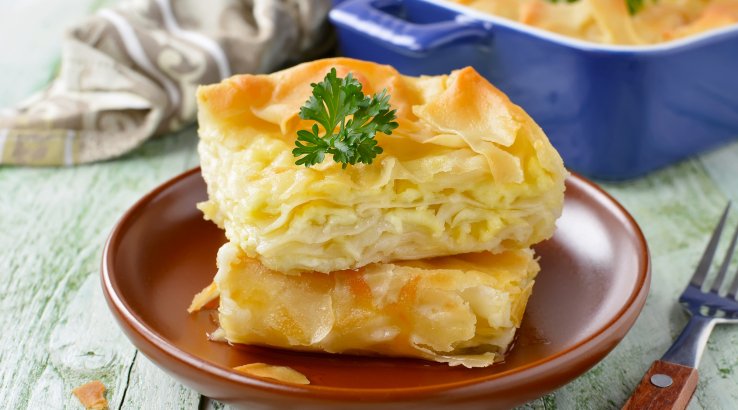 Лінивий пиріг з беконом і сиром