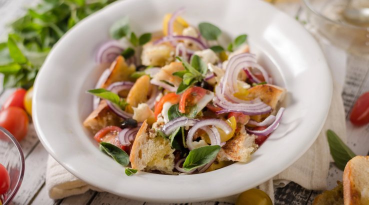 Італійський салат панцанела